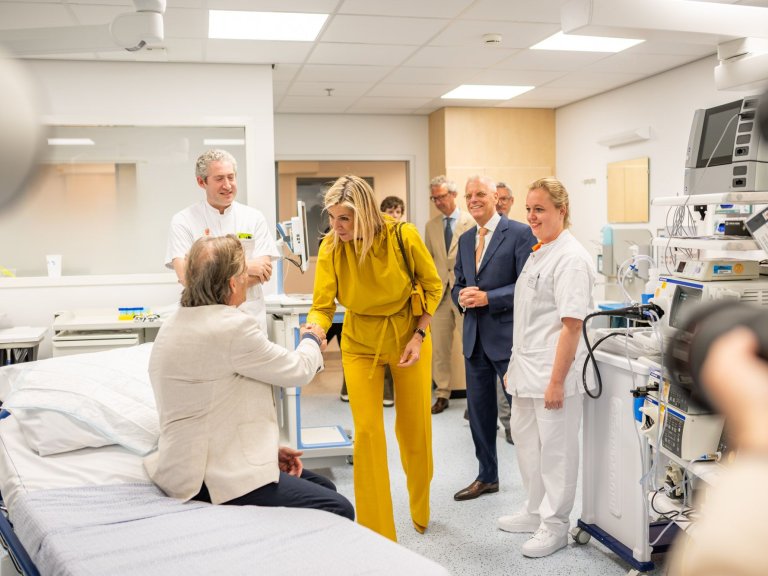 Koningin M&aacute;xima bezoekt &lsquo;Less is More&rsquo;-aanpak bij Amsterdam UMC
