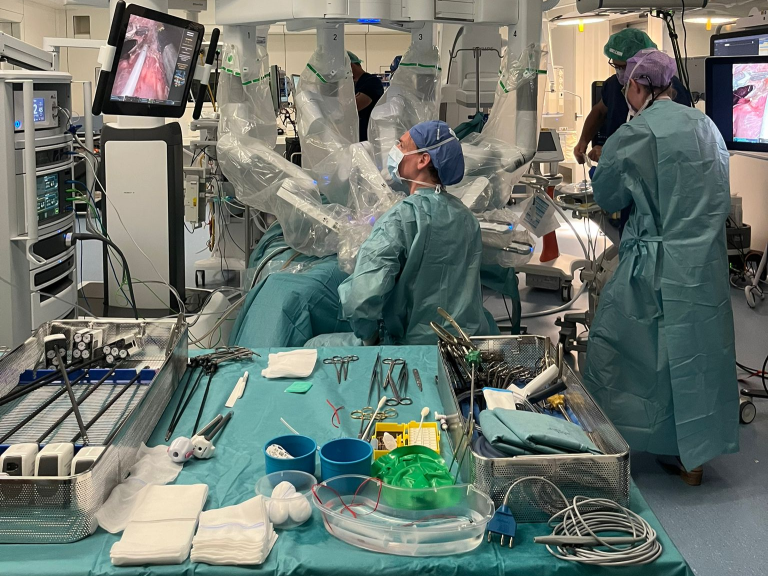 Groundbreaking new treatments for liver tumors combined into one operation