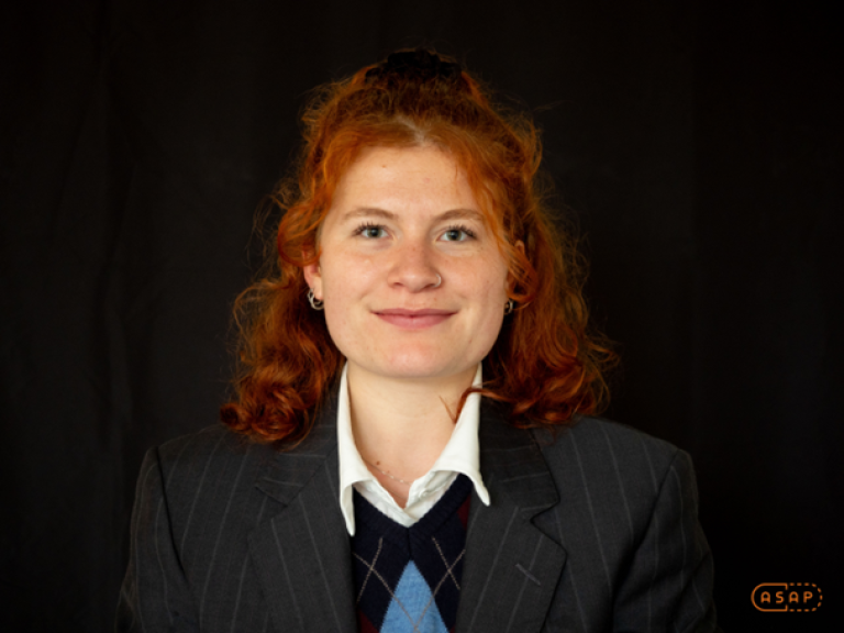 Run for Their Lives: Meet the AI&I Runners &ndash; Roos Klungers