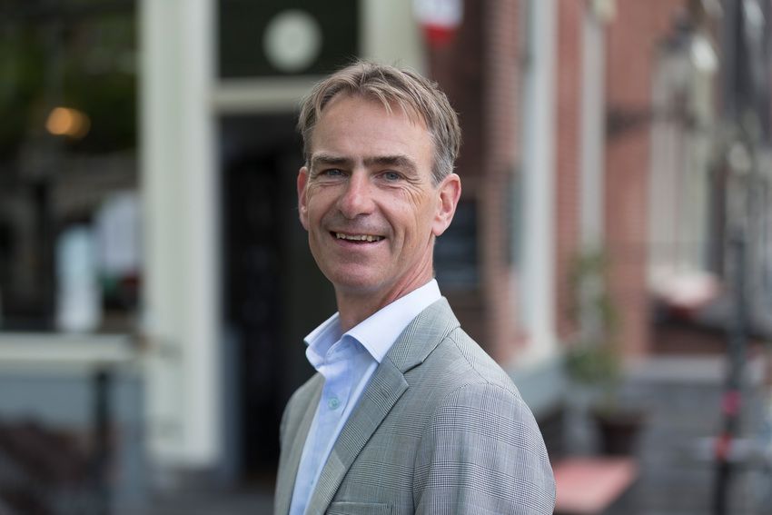 Official institutional portrait of Prof. Hans Tol