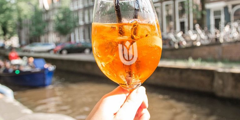 Jarig Amsterdam UMC steunt Amsterdamse horeca