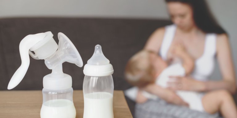 Meeste antistoffen in moedermelk na vaccinatie met Pfizer of Moderna