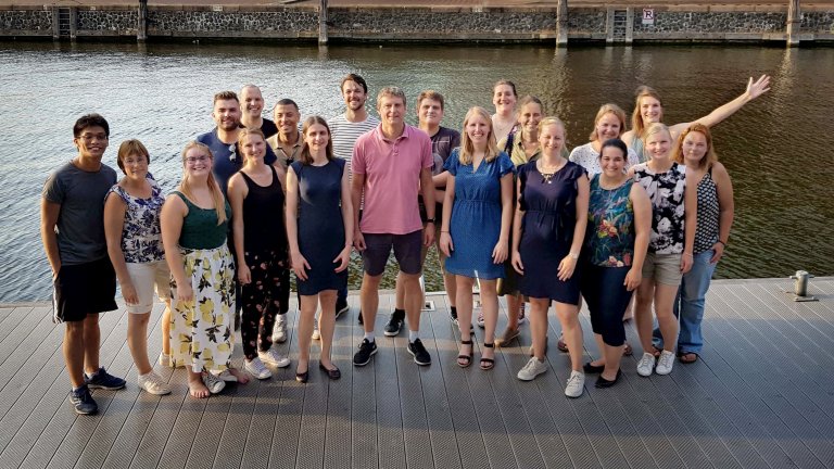 The Experimental Vascular Biology team. Bottom, left to right: Oliver Chen, Marion Gijbels, Kikkie Poels, Laura Bosmans, Esther Lutgens (PI), Menno de Winther (PI), Annette Neele, Suzanne Aarts, Linda Beckers, Lisa Willemsen, Saskia van der Velden Top, left to right: Myrthe Reiche, Cindy van Roomen, Claudia van Tiel, Myrthe den Toom, Bram van Os, Thijs Beldman, Guillermo Griffith, Koen Prange, Jeroen Baardman.