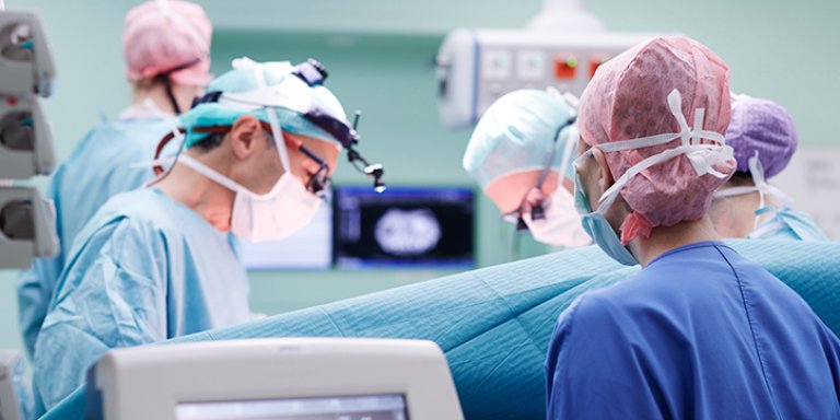 Vaker complicaties bij nachtelijke operaties