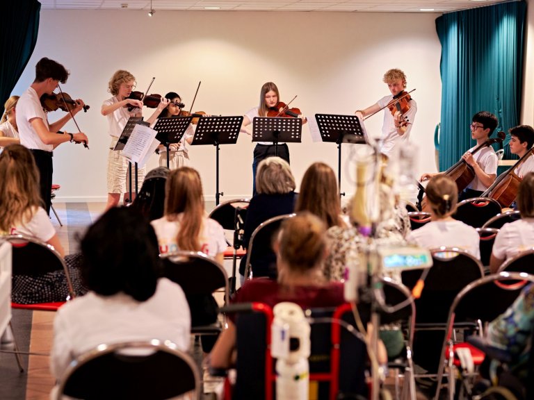 Concertgebouworkest Young raakt gevoelige snaar in Amsterdam UMC