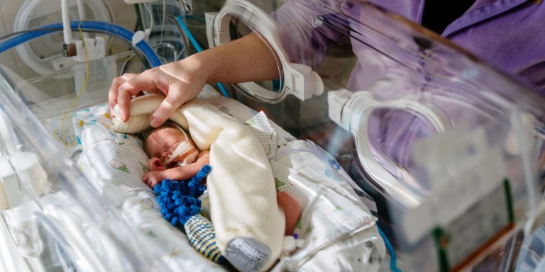Veel ouders van zeer vroeg geboren baby&rsquo;s houden zware stressklachten