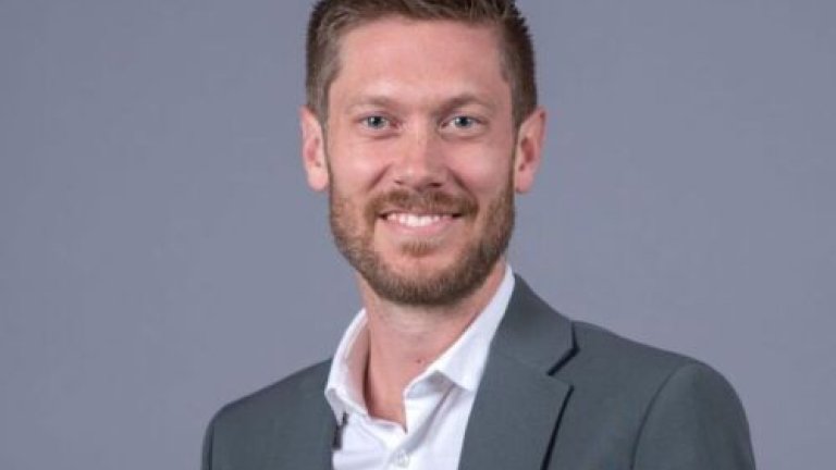 Dr. Eric Voorn