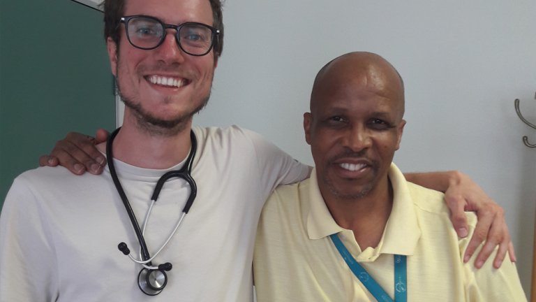 Jasper Rieter en dr. Mokola