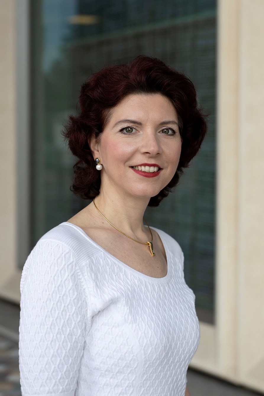 Dr. Daniela Oprea-Lager, lead principal investigator