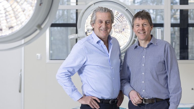 Initiatiefnemer en chirurg Jaap Bonjer (l) en financieel directeur Jan de Wolde