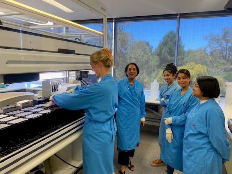 Work Visit Grant / PhD Candidate Pien van Paassen Visits Murdoch University in Perth Australia
