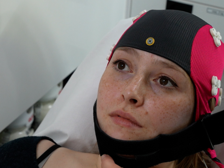 Smart swim cap recognizes life-threatening stroke