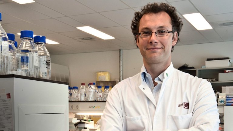 Rogier Sanders. Professor of Virology