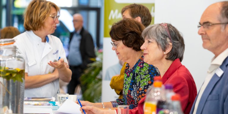 Onderzoekers praten donateurs bij over MS, dementie en kanker