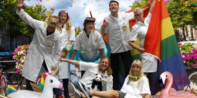 Amsterdam UMC vaart mee op Canal Parade 2018