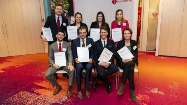 Frances de Man staat op de achterste rij rechts, Michiel Winter zit op de voorste rij tweede van rechts.. Tom Seijkens staat niet op de foto.