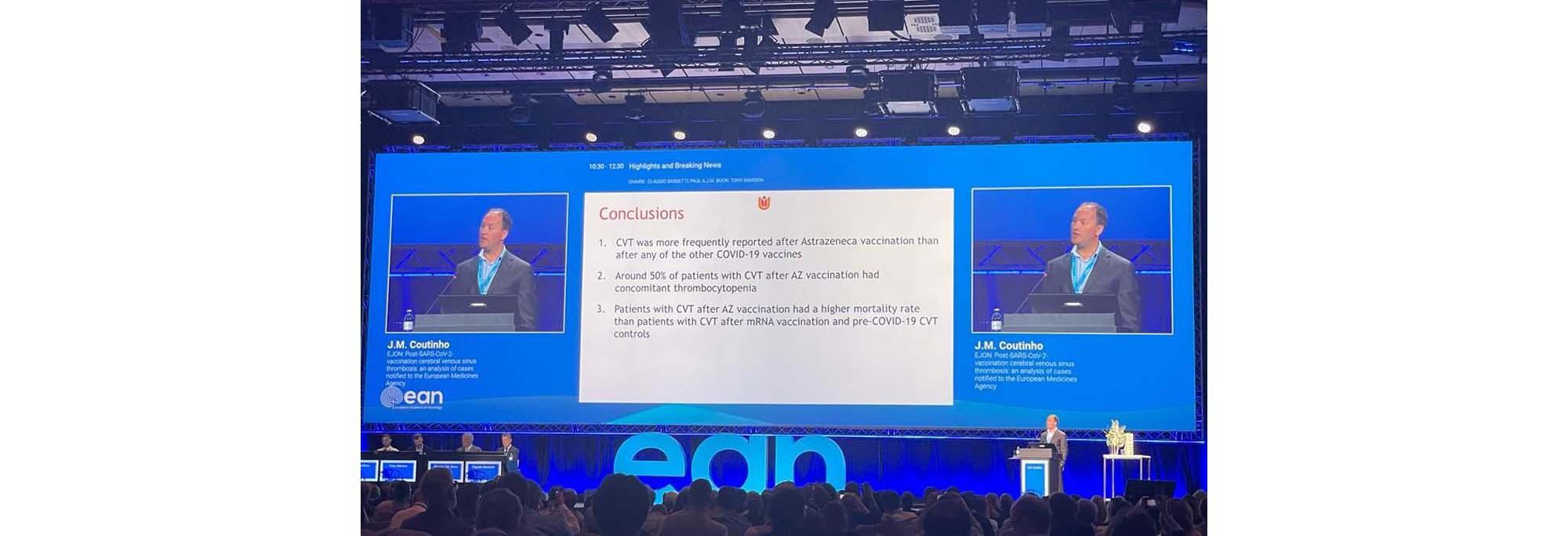 Jonathan Coutinho presenting at stage at EAN congres