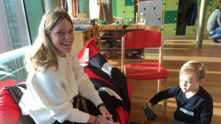 Manon Wouters met zoon Mex