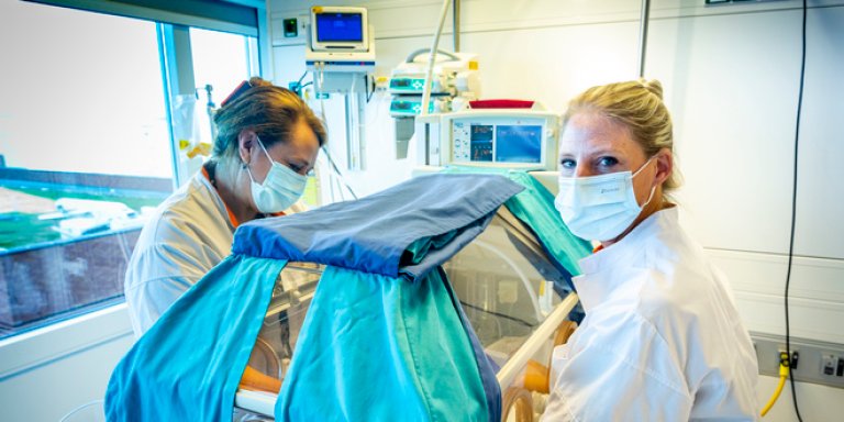 Op de nieuwe IC Neonatologie draaien ouders mee in het zorgteam