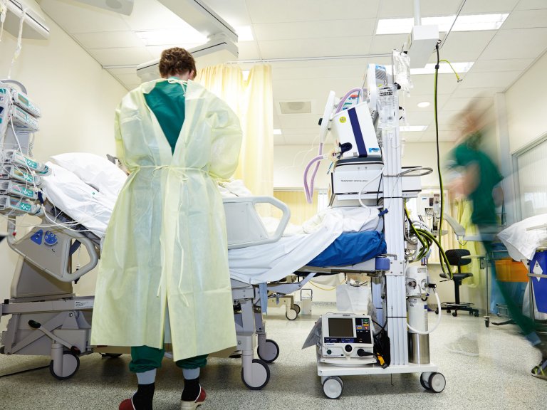 Mogelijke oorzaak hartproblemen bij zware coronavirusinfectie ontdekt