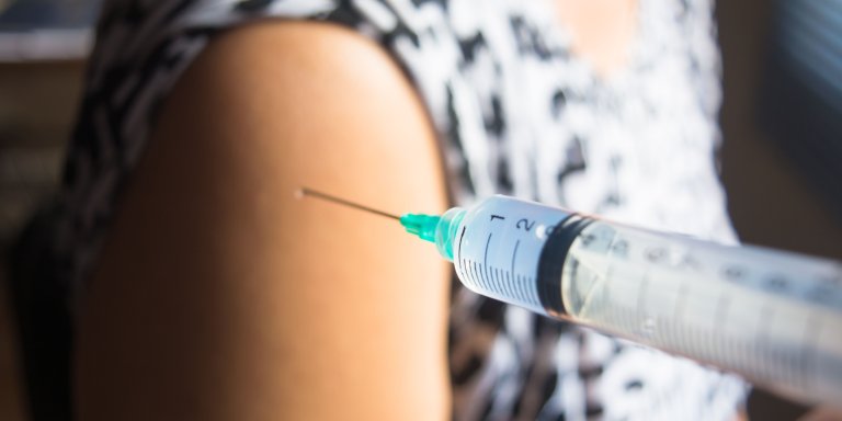 Amsterdam UMC vaccineert groep hoog-risicopatiënten